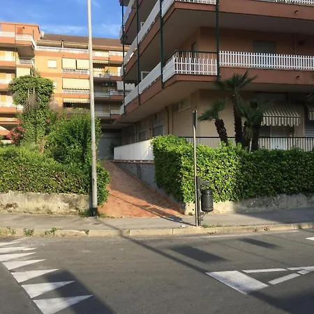 公寓 Monolocale Via Nervia 文蒂米利亚