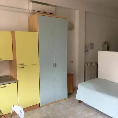 Monolocale Via Nervia 公寓 *