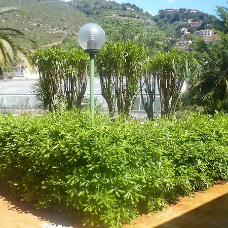 Monolocale Via Nervia Apartment